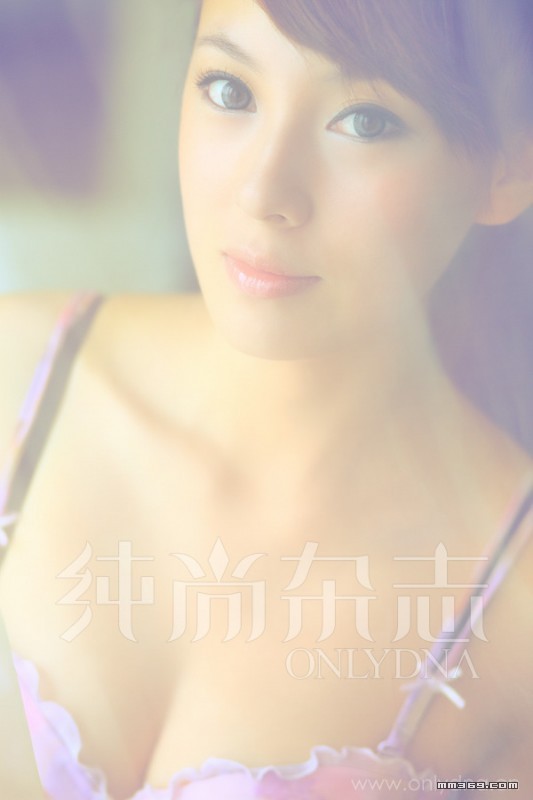 纯情尤物敏敏杂志封面写真 封面
