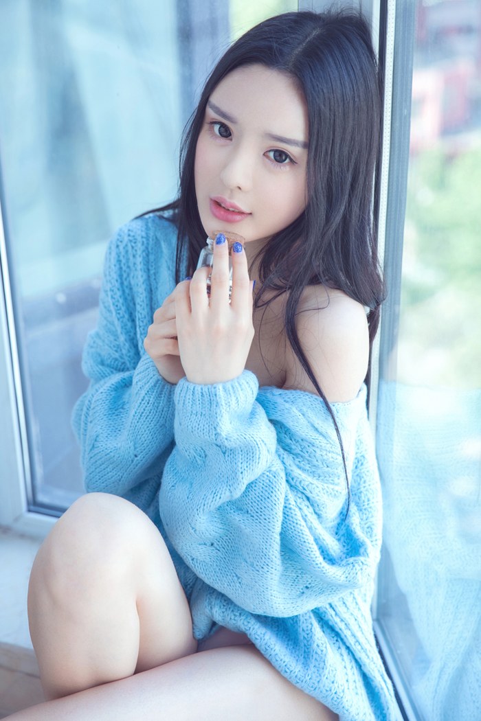 清纯嫩模晓迪秀魔鬼身材香艳迷人 封面