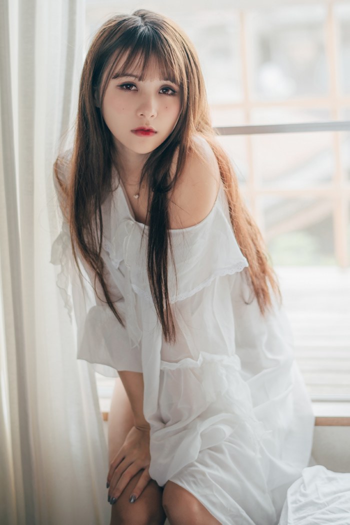 童颜秀乳夏美酱连体内衣性感迷人 封面