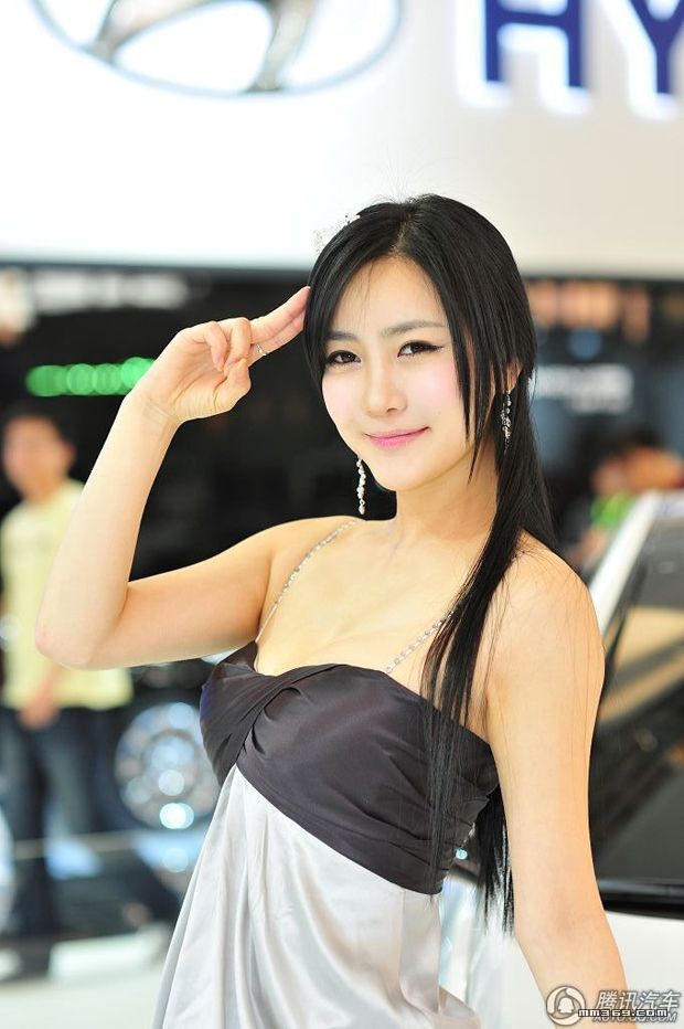 三大美丽车模的超级表情秀 封面