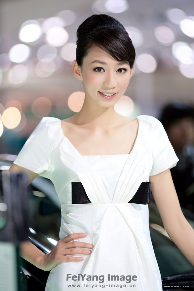 北京2010国际车展靓丽车模 封面