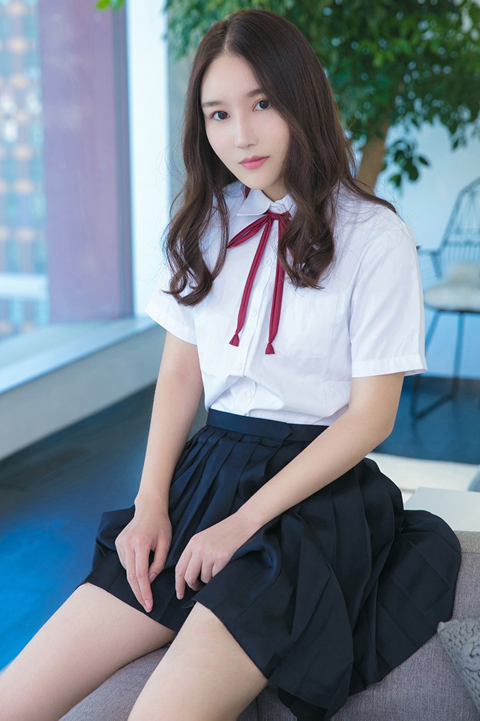 清纯妹子魏扭扭学生制服妙不可言 封面