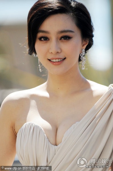 希腊女神范冰冰戛纳扮靓靓 封面