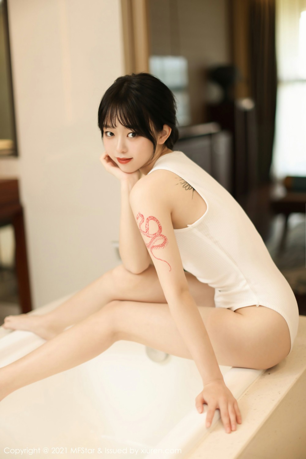 [MFStar模范学院] 2021.05.17 VOL.496 奶瓶子 淋漓湿身的浴室浴缸妩媚 [48+1P] 第 40 张