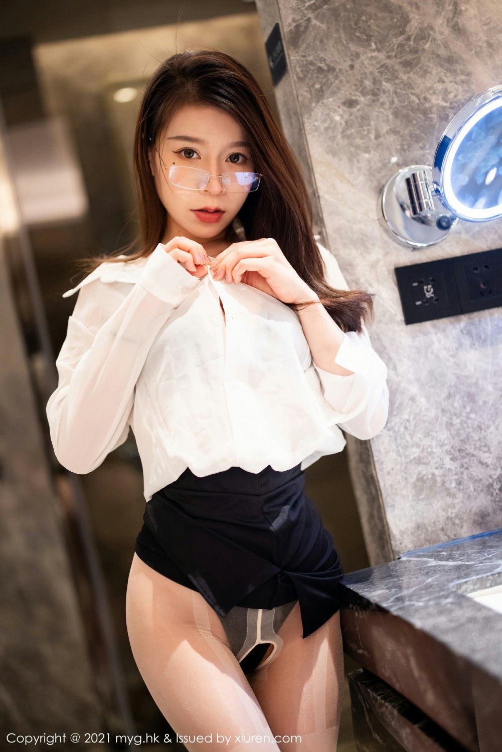 [MyGirl美媛馆] 2021.09.06 VOL.589 vetiver嘉宝贝儿 白衬衫黑短裙制服OL系列 [58+1P] 第 46 张