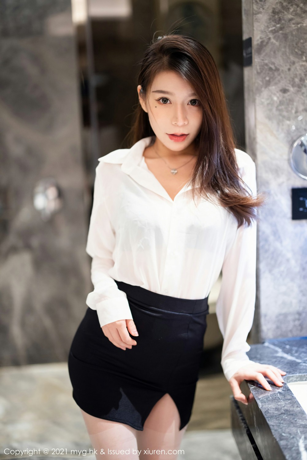 [MyGirl美媛馆] 2021.09.06 VOL.589 vetiver嘉宝贝儿 白衬衫黑短裙制服OL系列 [58+1P] 第 51 张