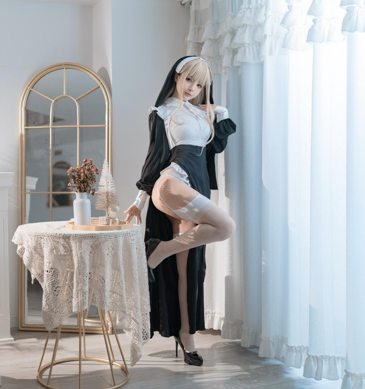 桜井宁宁COS修女 封面