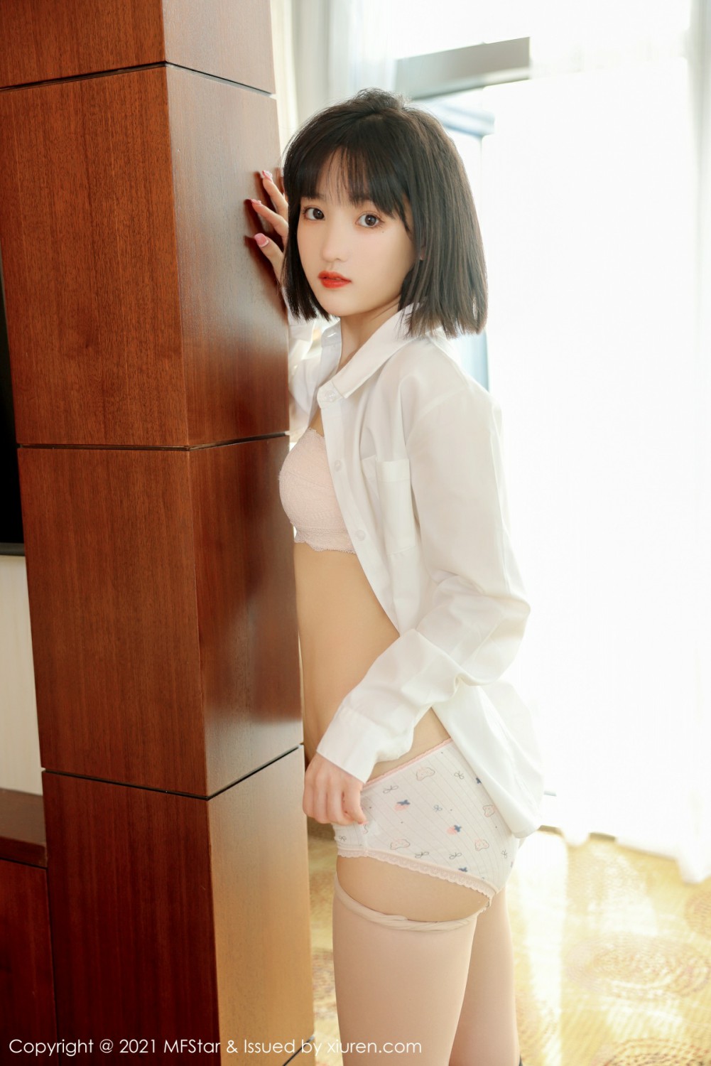 [MFStar模范学院] 2021.11.29 VOL.543 甜筒晓彤 甜美可人主题 私房写真 [53+1P] 第 15 张