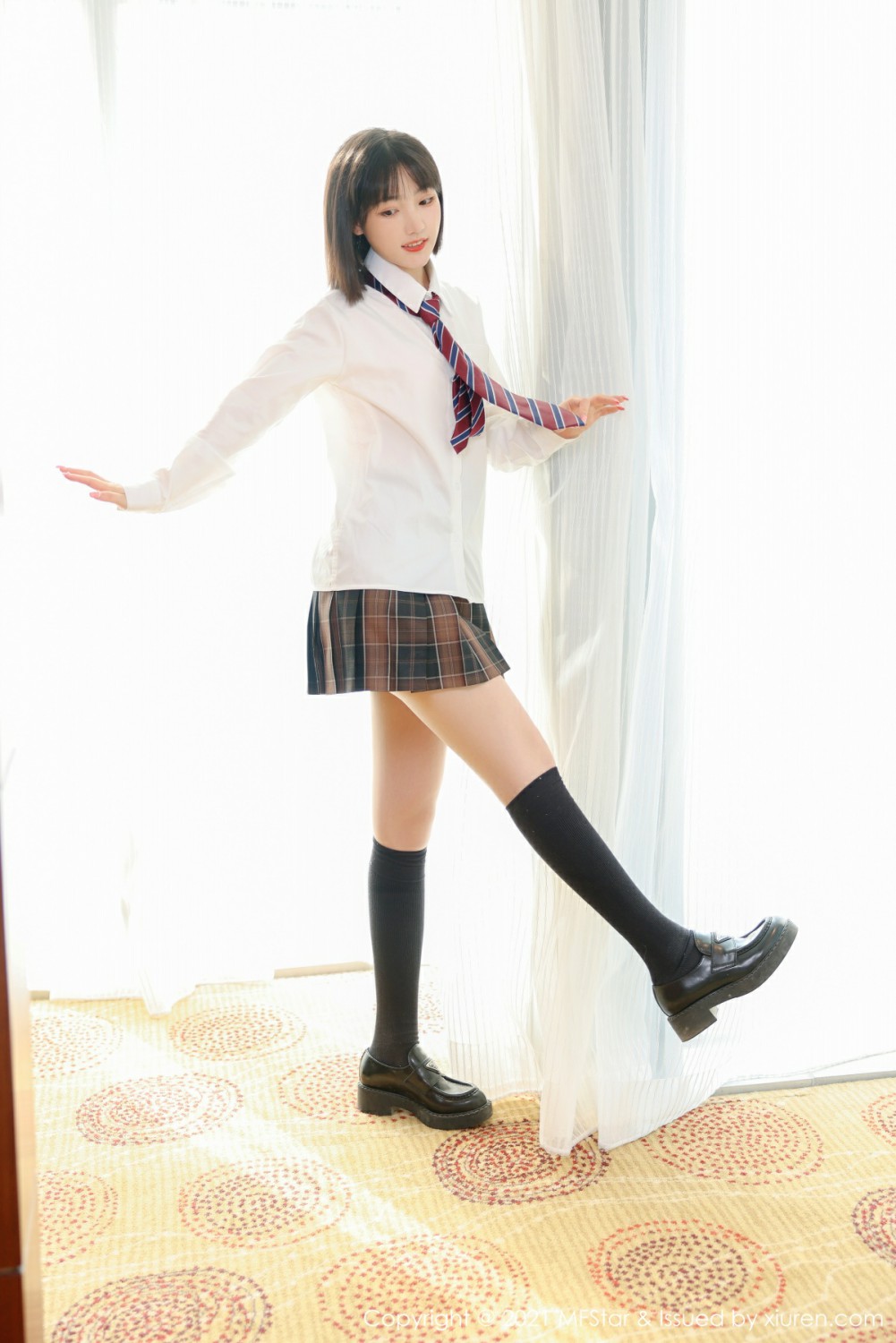 [MFStar模范学院] 2021.11.29 VOL.543 甜筒晓彤 甜美可人主题 私房写真 [53+1P] 第 38 张