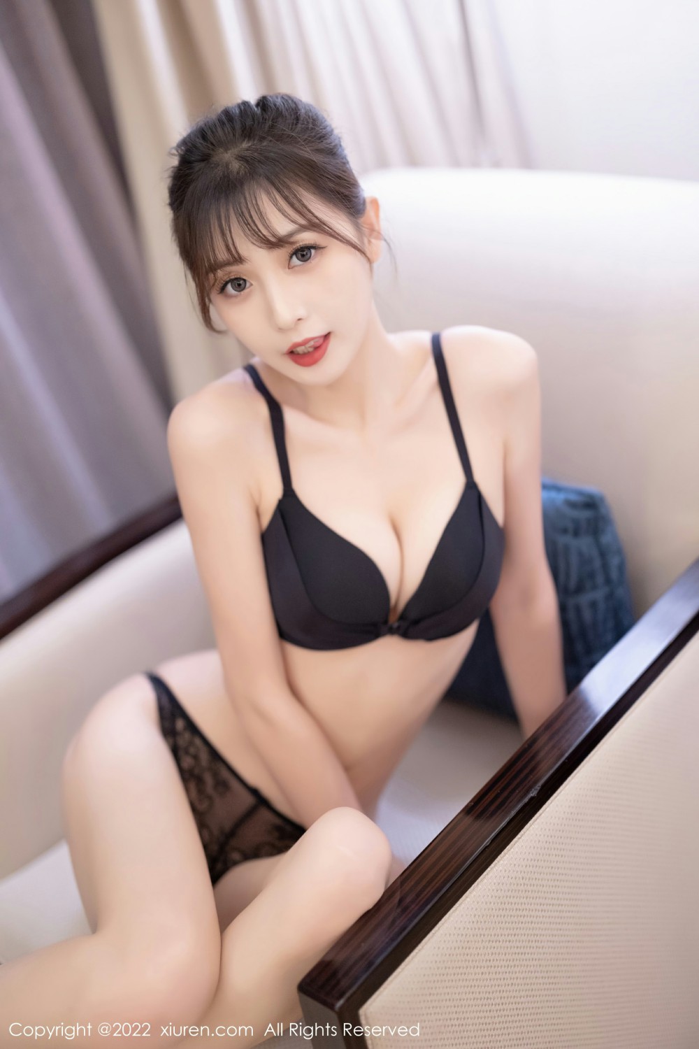 [XiuRen秀人网] 2022.01.11 No.4447 林星阑 空姐制服 性感写真[100+1P] 封面