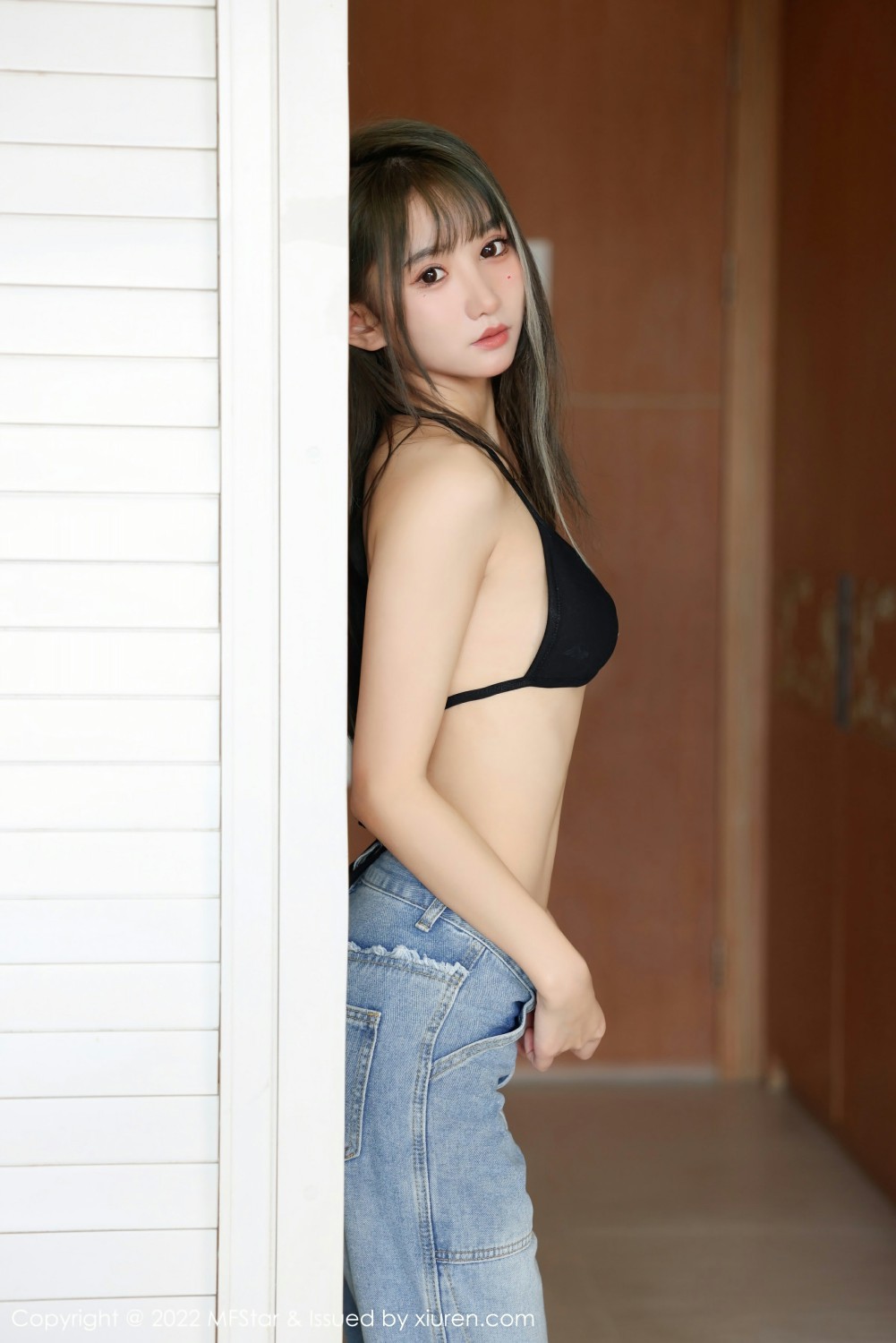 [MFStar模范学院] 2022.02.28 VOL.553 小果冻儿 海南岛旅拍写真 性感诱人黑丝[47+1P] 第 40 张