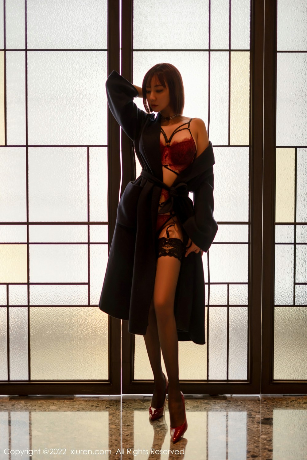 [XiuRen秀人网] 2022.04.19 No.4886 果儿Victoria 西双版纳旅拍写真 性感红色蕾丝内衣[53+1P] 封面