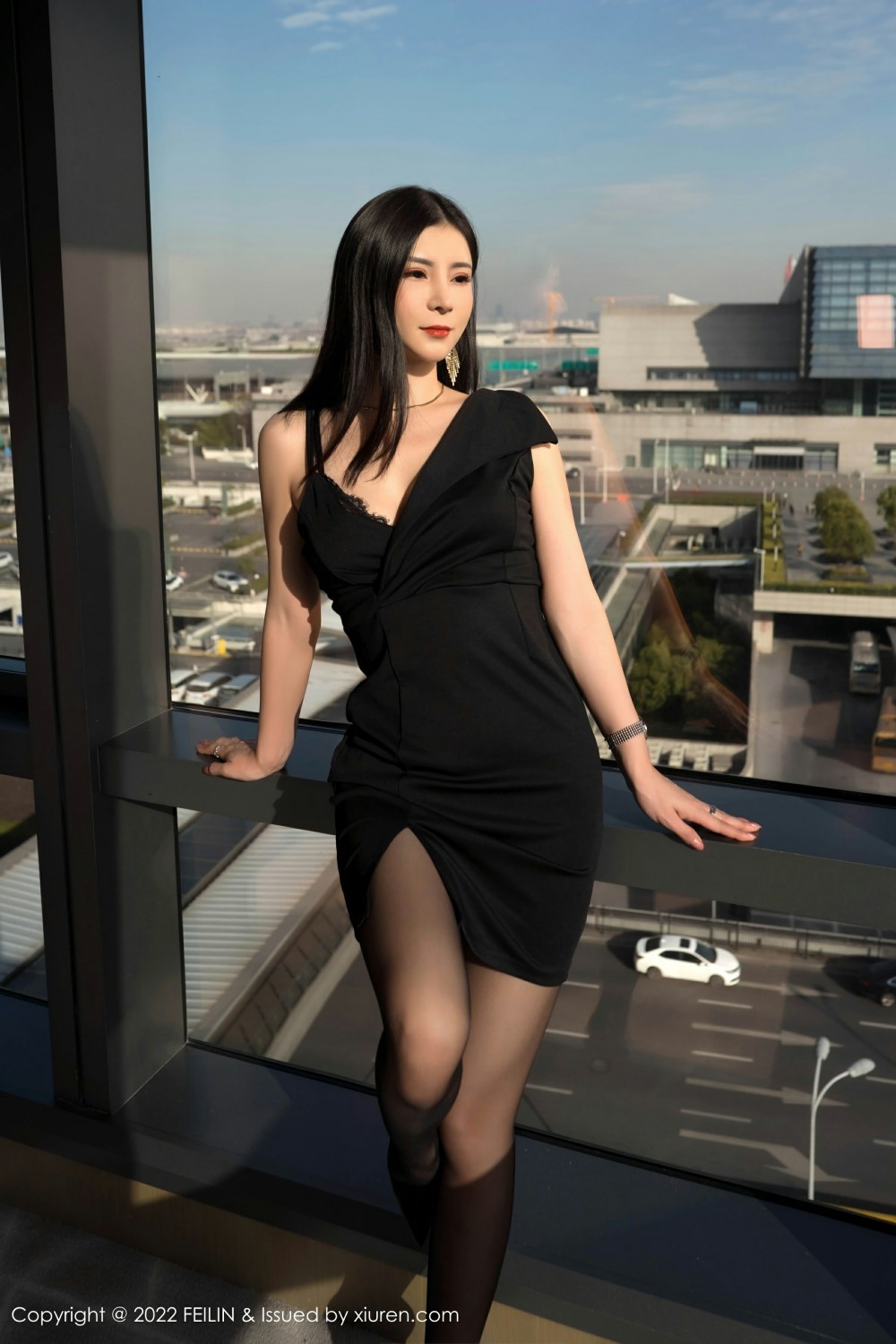 [FEILIN嗲囡囡] 2022.05.30 VOL.446 小蛮妖Yummy 蕾丝内衣 诱人黑丝 性感写真 [89+1P] 封面