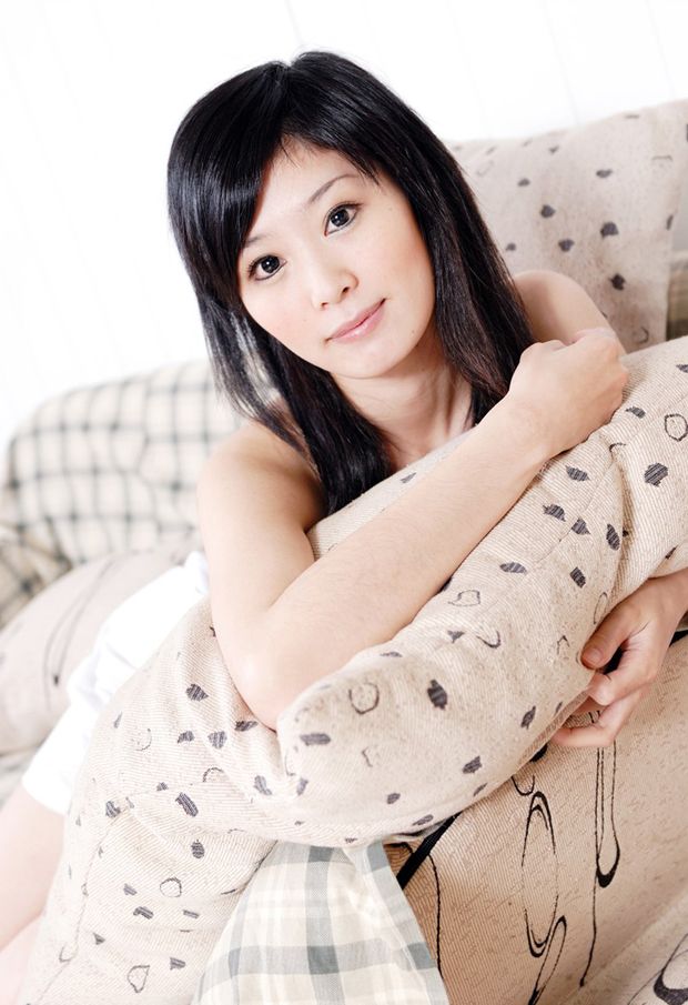 某大学美女拍写真 简直清秀到极点 封面
