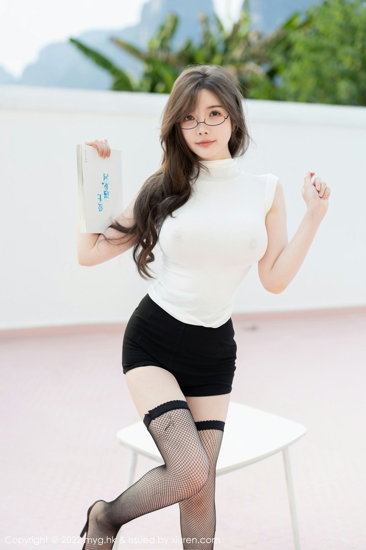 [MyGirl美媛馆] 2022.10.21 VOL.643 糯美子MINIbabe 性感魅惑黑丝短裤 桂林心愿旅拍写真 [63+1P] 第 56 张