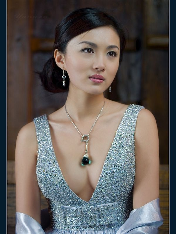 各类清纯美女展示各式各样表情 封面