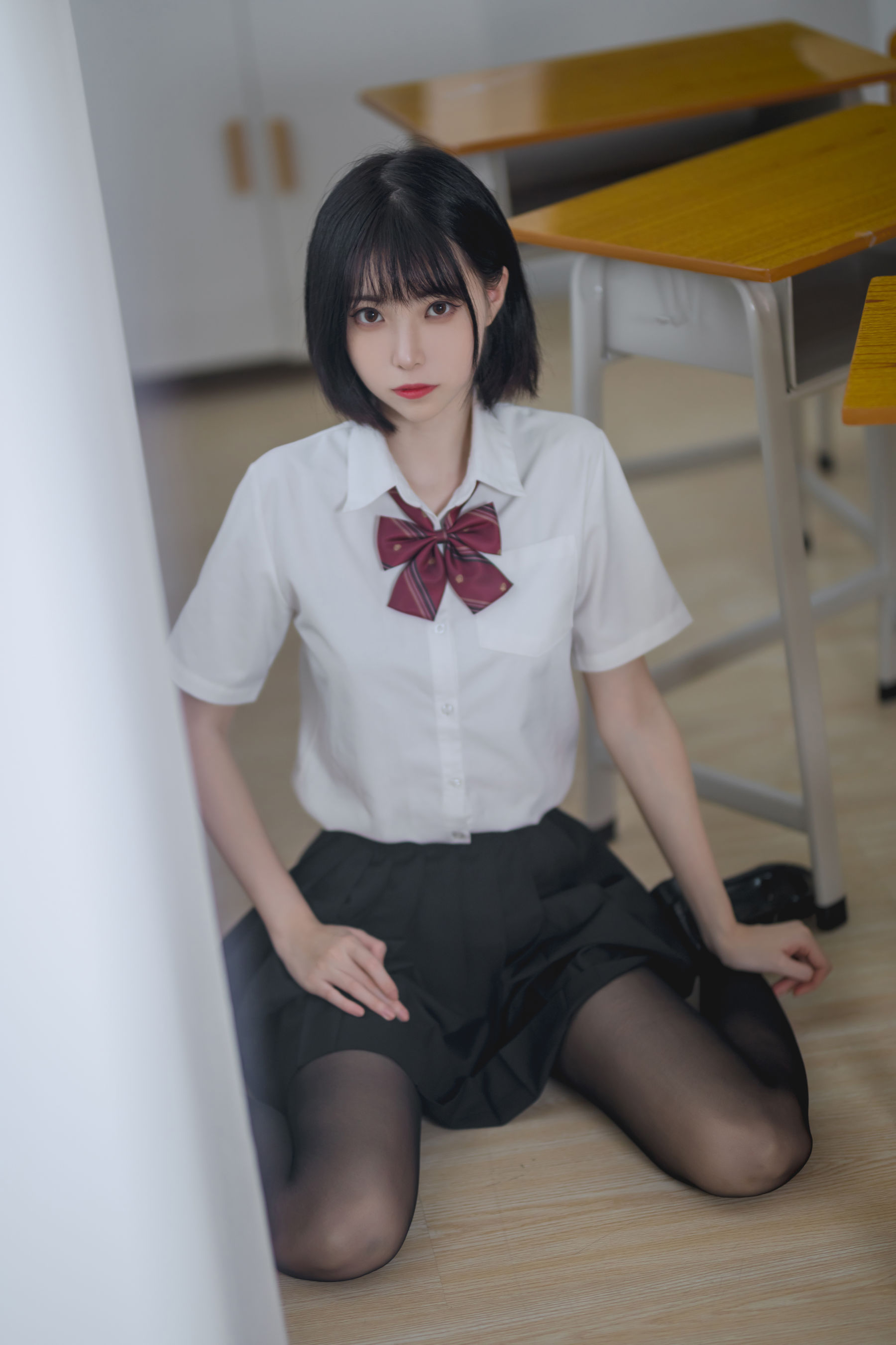 [COSPLAY]许岚 – 教室jk黑丝 封面