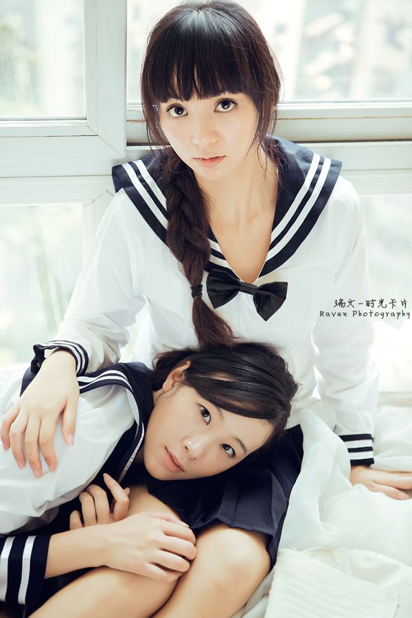 靓丽大学女生美眉影棚玩暧昧 封面