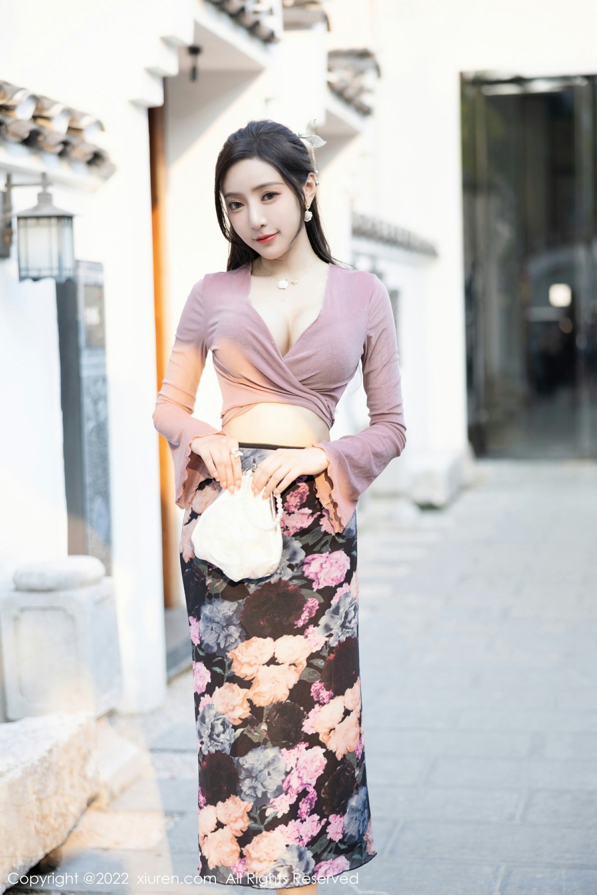 [XiuRen秀人网] 2022.12.12 No.5985 王馨瑶yanni 杏色蕾丝内衣 性感写真 [82+1P] 封面