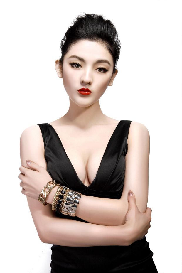 中央戏剧学院美女校花孙璐写真 封面