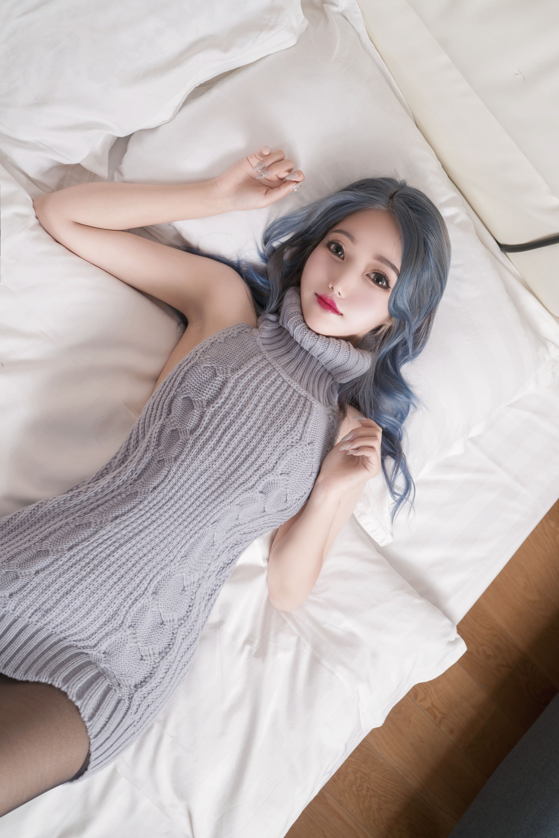 [COSPLAY]eloise软软 – 毛衣少女 封面