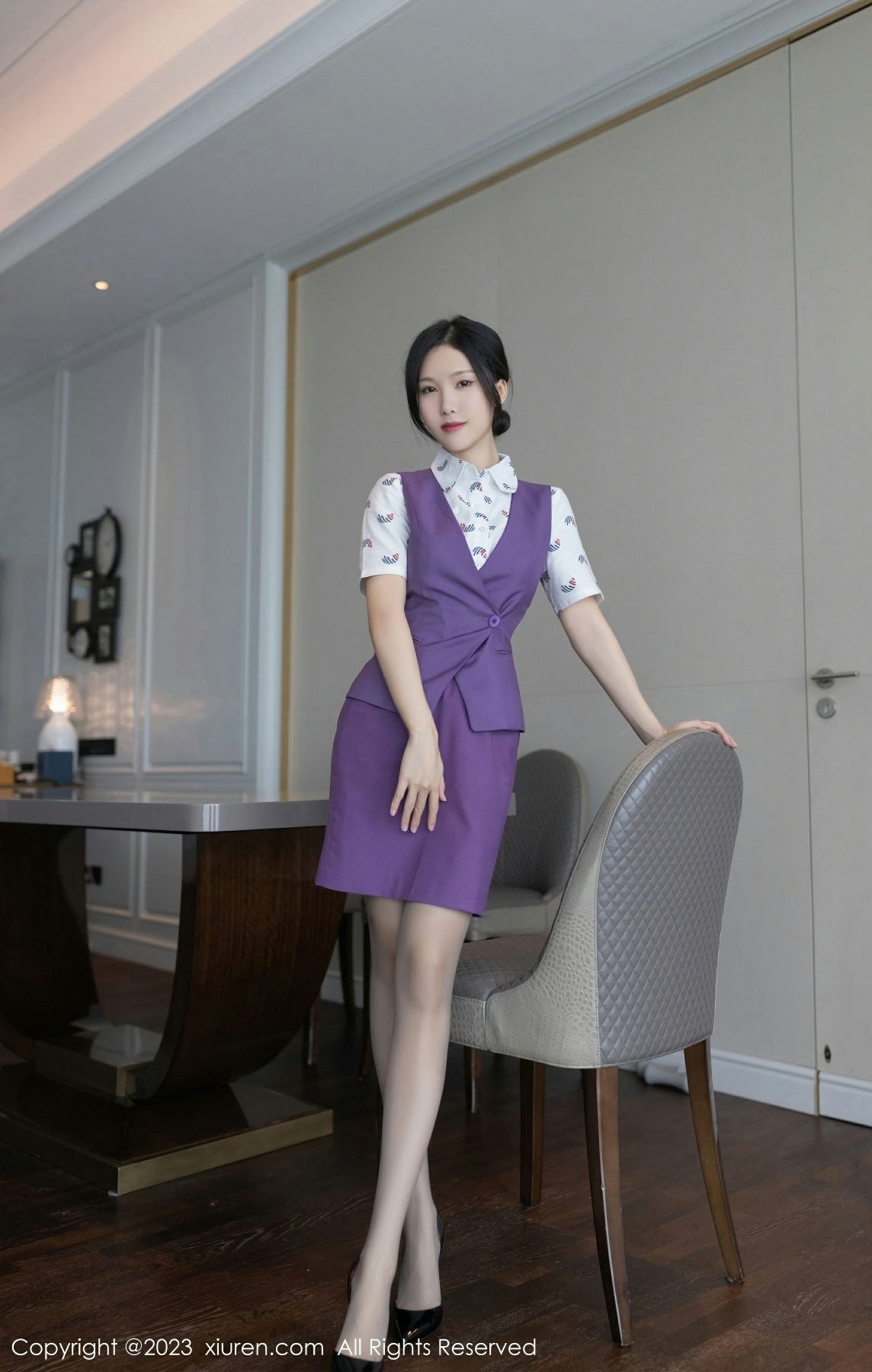 [XiuRen秀人网] 2023.01.04 No.6084 利世 空姐制服 紫色内衣 性感写真[78+1P] 封面