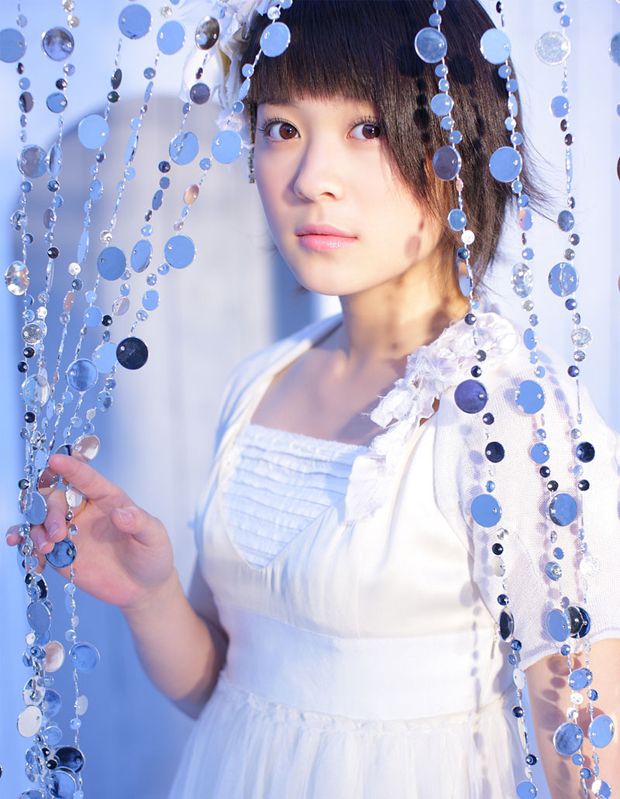 纯情写在脸上 少女兔年贺岁写真 封面