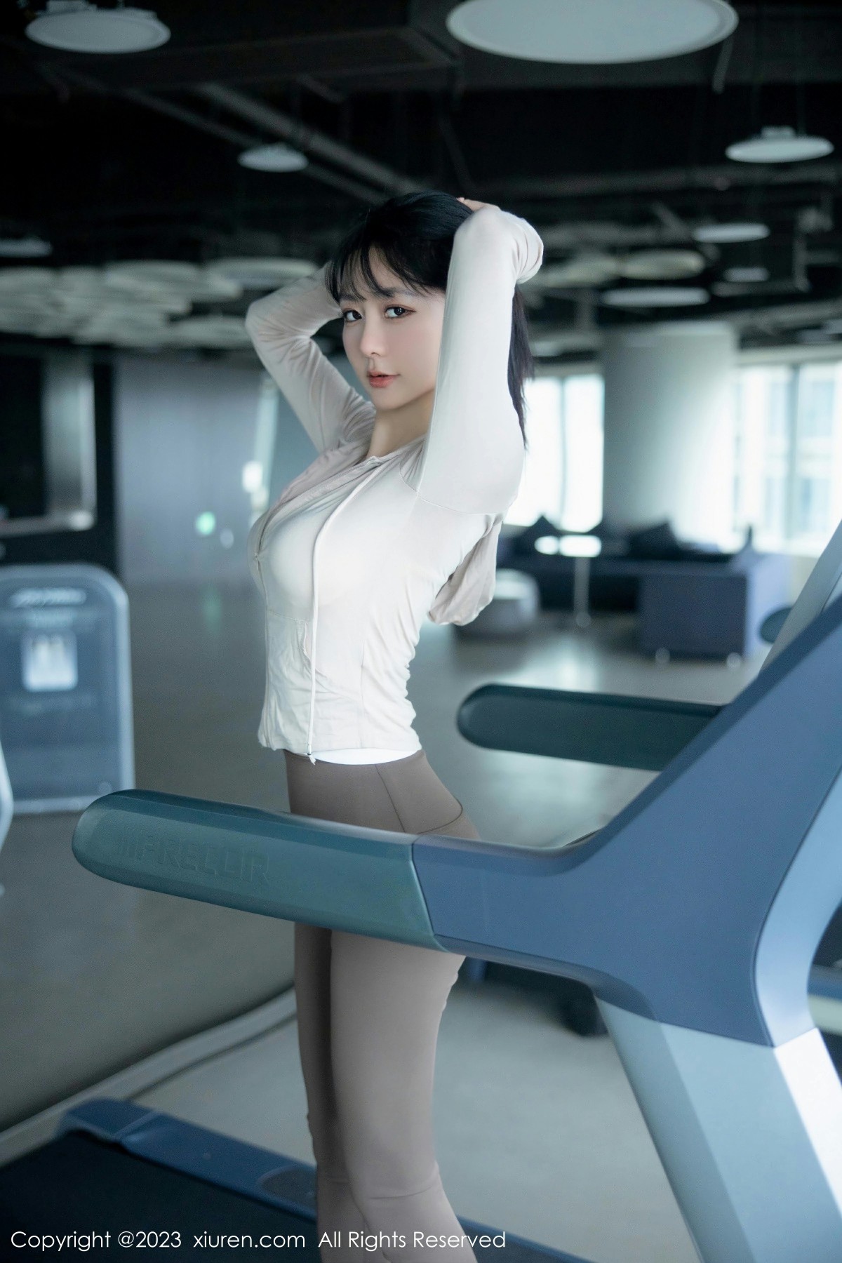 [XiuRen秀人网] 2023.05.05 No.6683 幼幼 性感浅色运动服 健身房场景拍摄 [99+1P] 封面