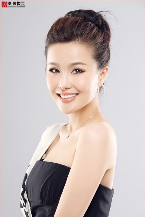 北京台女主播优美笑容好气质 封面