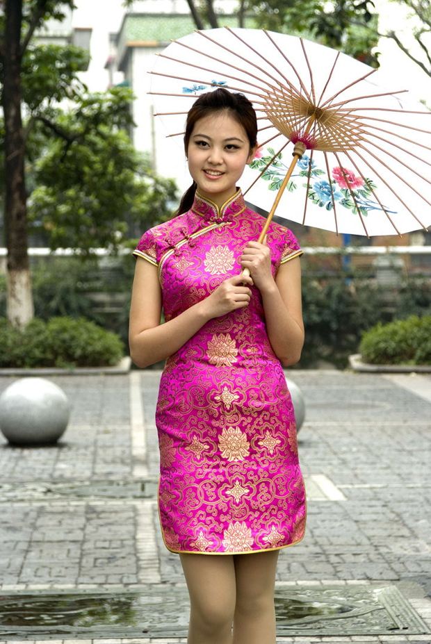 聚龙村古韵倩影旗袍美女群相会 封面
