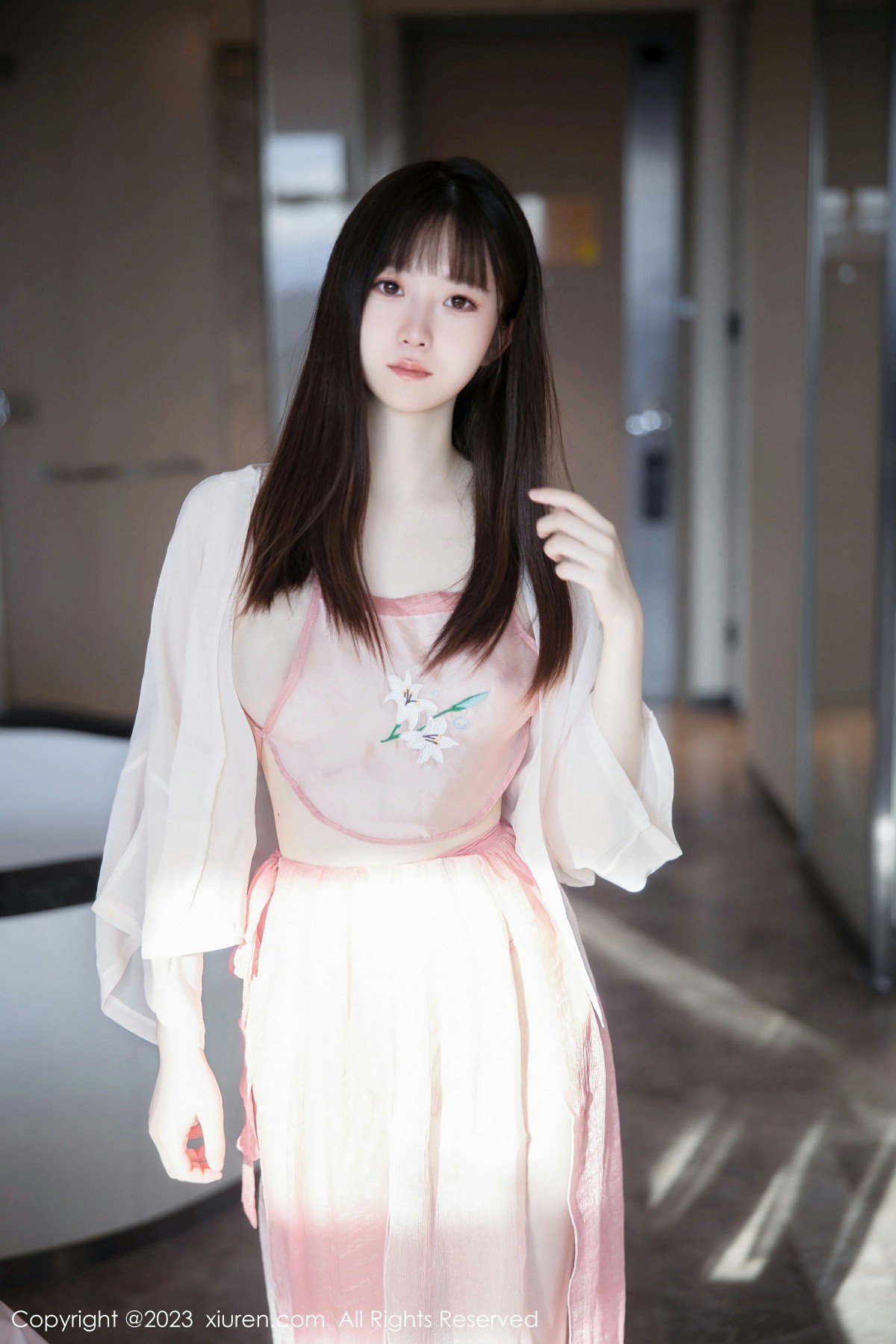 [XiuRen秀人网] 2023.06.16 No.6926 林悠悠 新人首套写真 性感粉色古装服饰 [77+1P] 封面