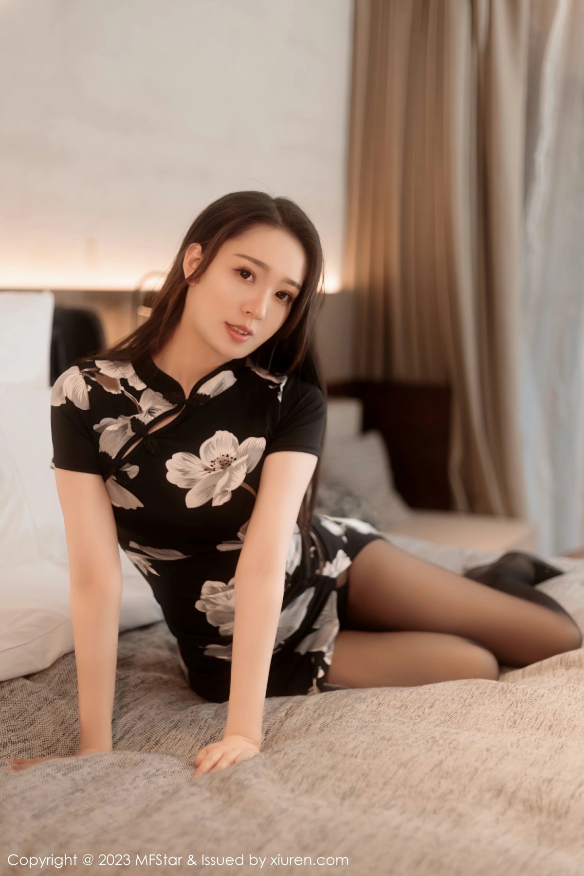 [MFStar模范学院] 2023.06.29 VOL.630 小波多 黑色带图案旗袍 性感写真 [54+1P] 第 41 张