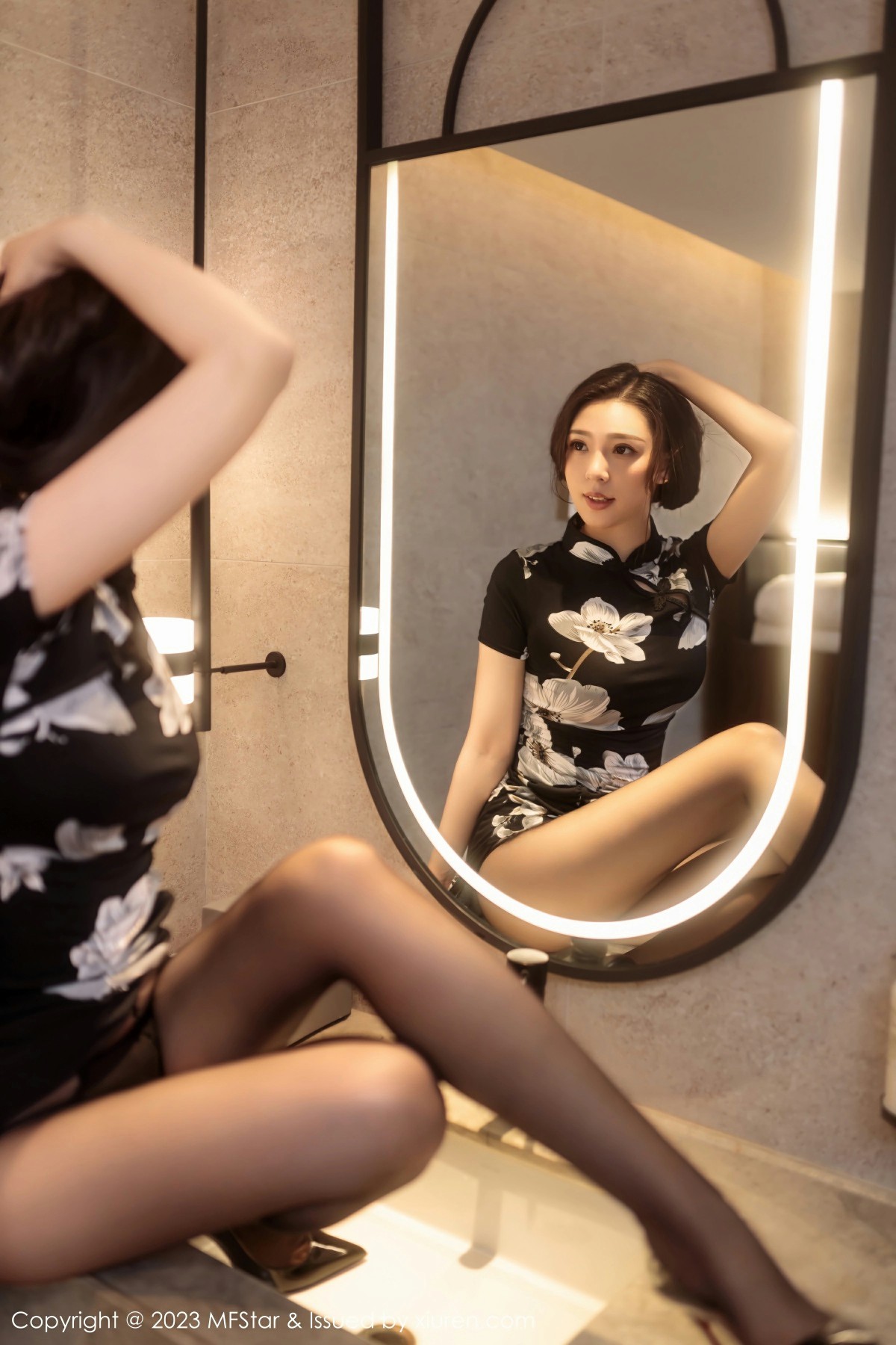 [MFStar模范学院] 2023.06.29 VOL.630 小波多 黑色带图案旗袍 性感写真 [54+1P] 第 46 张